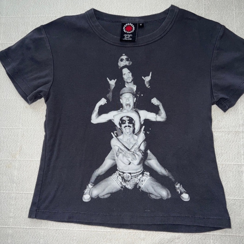 woman Vintage Red Hot Chili Peppers band shirt